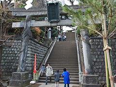 品川神社の入口