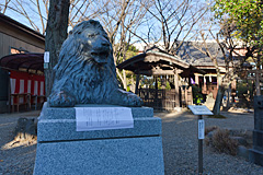 三越のライオン像